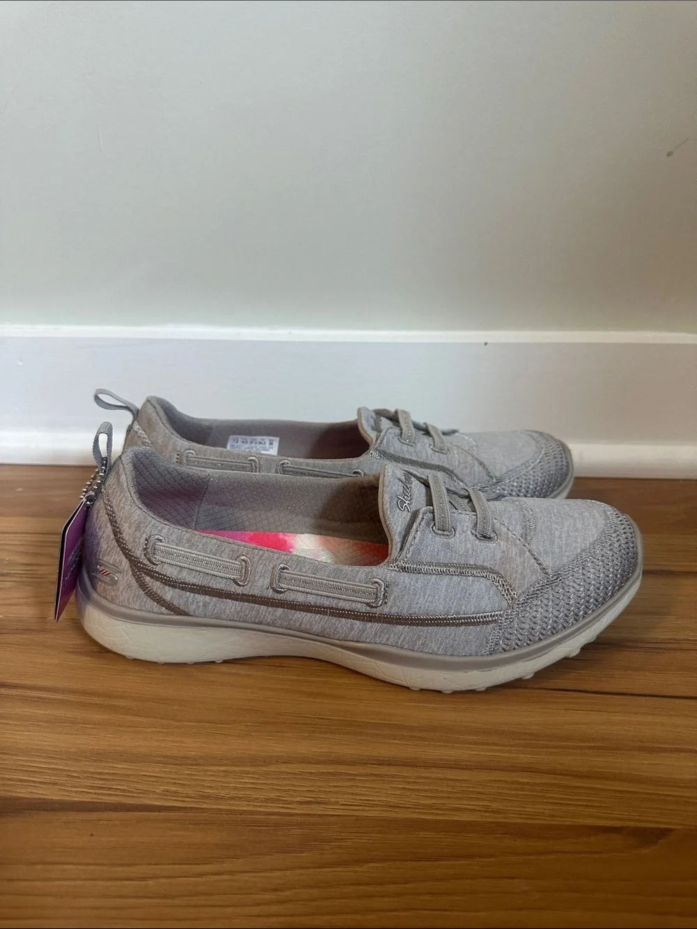 Skechers Women's Microburst Topnotch SIZE 7.5 NO BOX never worn with tags
